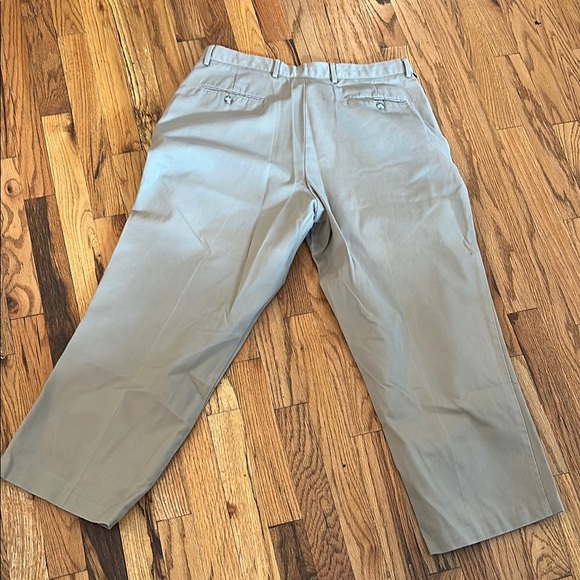 Men's Dockers Classic Tan Pants - Picture 3 of 3